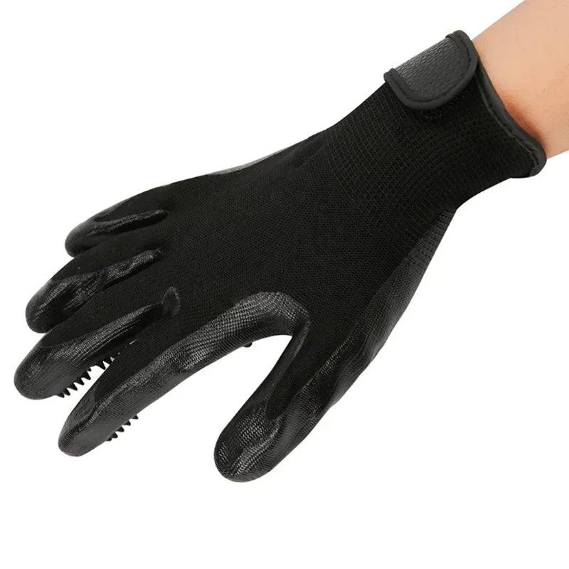 A Pair of Pet Bath Gloves